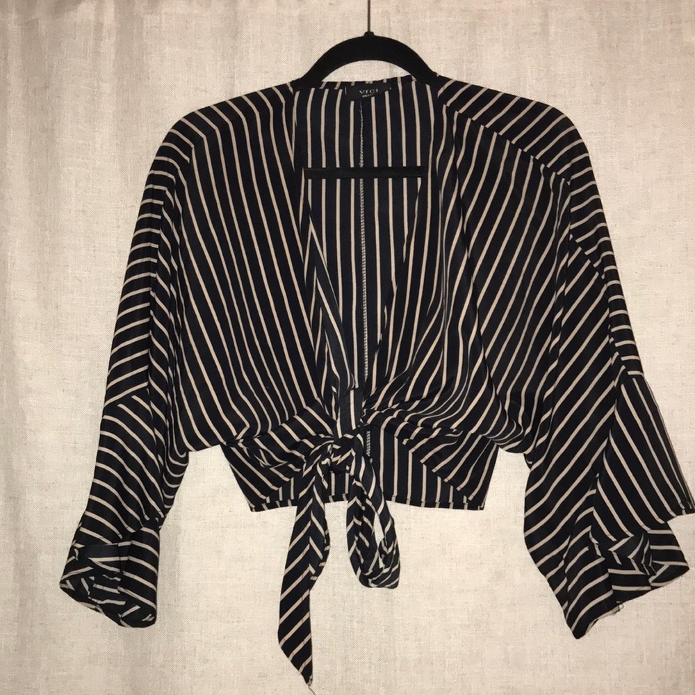 VICI cropped tie front top